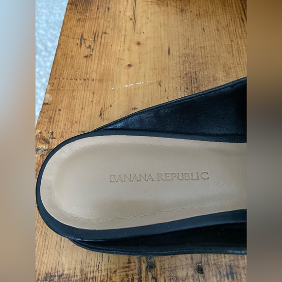 Banana Republic leather flat shoes - Picture 2 of 5